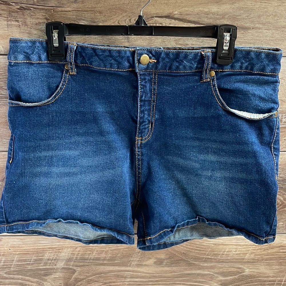 Serra Ladies Dark Blue Denim Jean Shorts, Size 16